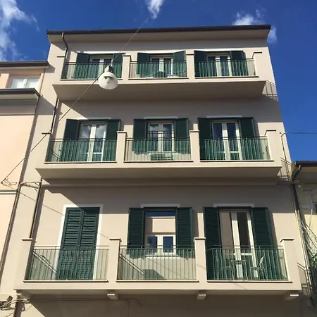 Apartment Centrico A 100 Metri Dal Mare. Viareggio