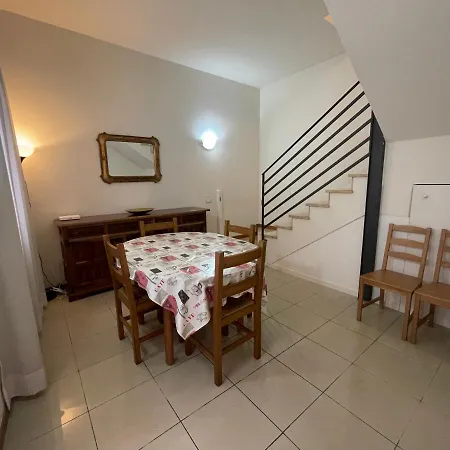 Centrico A 100 Metri Dal Mare. فياريجيو